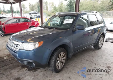 2011 Subaru Forester 2.5X Touring z USA, uszkodzony, nr VIN JF2SHAHC9BH743493